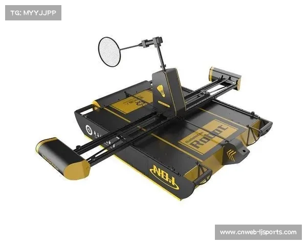 羽毛球机器人陪练亮相，可通过强化学习模拟不同回球路线